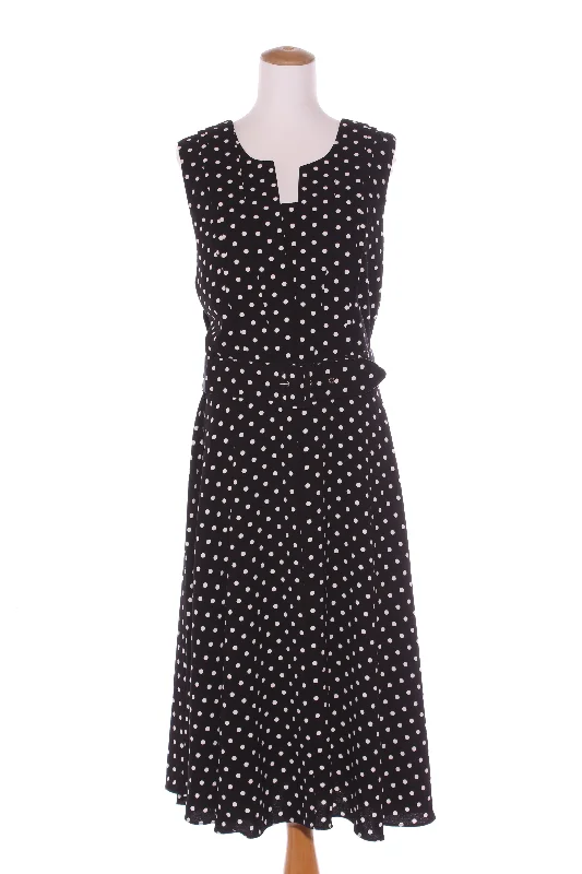 STUDIO CURVE - Polka dot fit & flare belted dress! 18